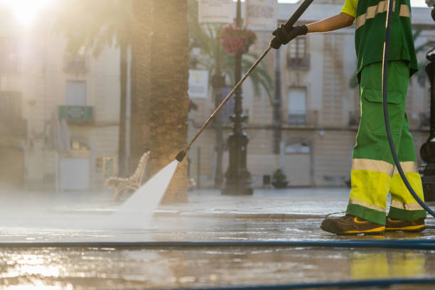 Best Roof Pressure Washing  in Everett, MA